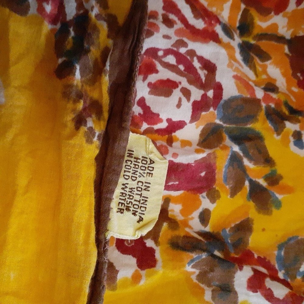 VTG Taraliya India Scarf Gold Pink Batik Roses Long Rectangular 76" x 14" - Picture 5 of 6